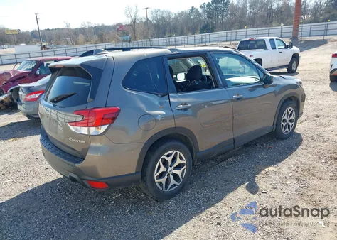 2021 Subaru Forester Premium z USA, uszkodzony, nr VIN JF2SKAFC0MH543576